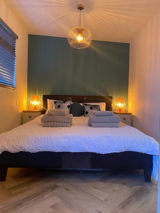 Cozy Cabin With Modern Comforts Wootton  ภายนอก รูปภาพ