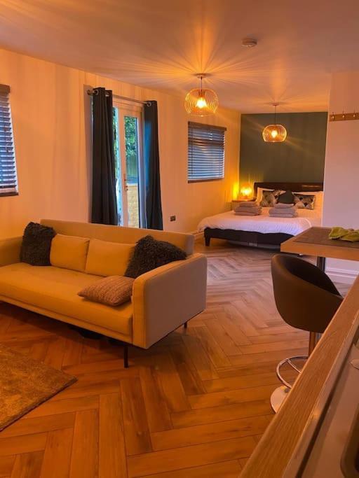 Cozy Cabin With Modern Comforts Wootton  ภายนอก รูปภาพ